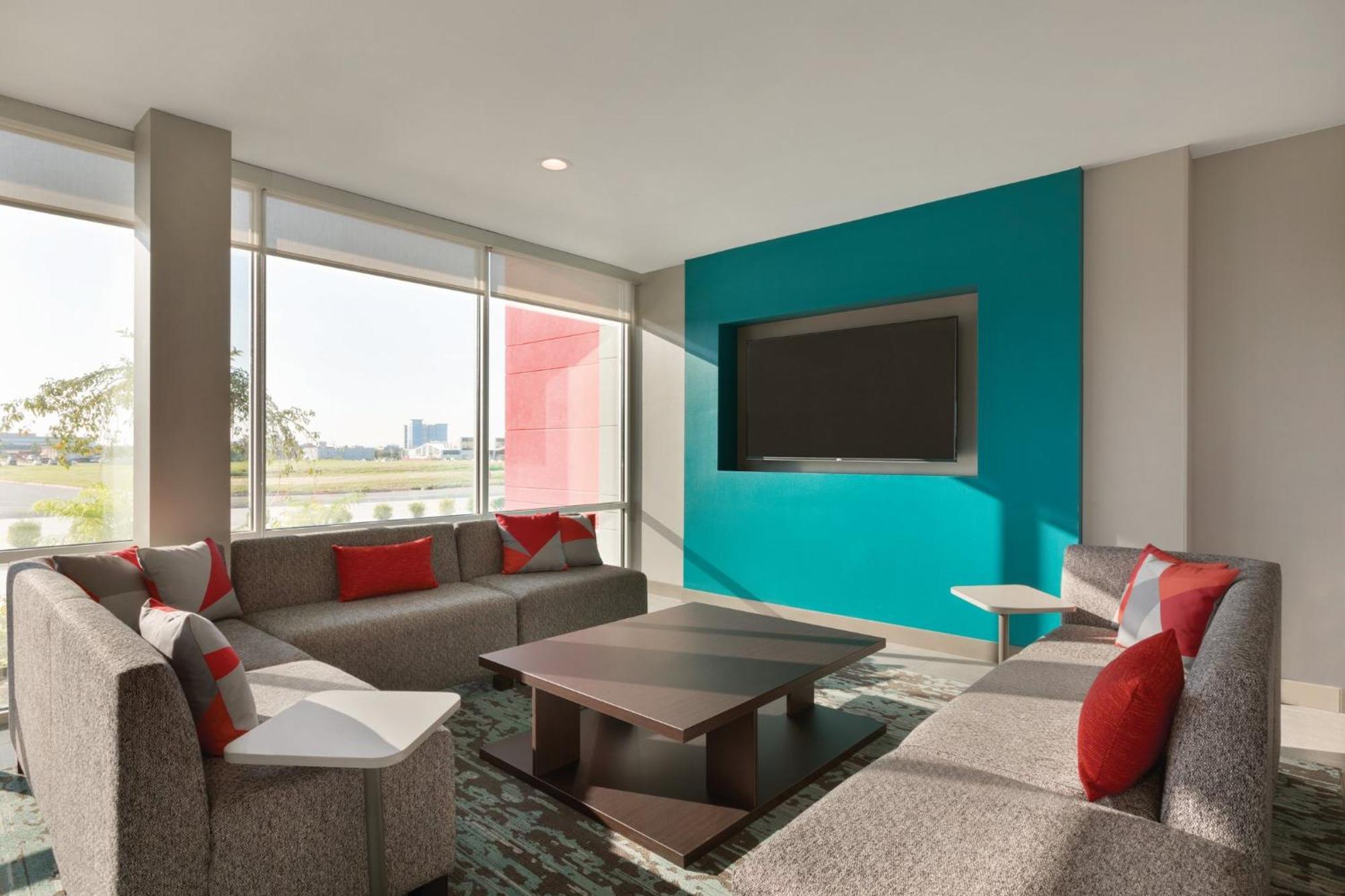 Avid Hotel Traverse City By Ihg ภายนอก รูปภาพ